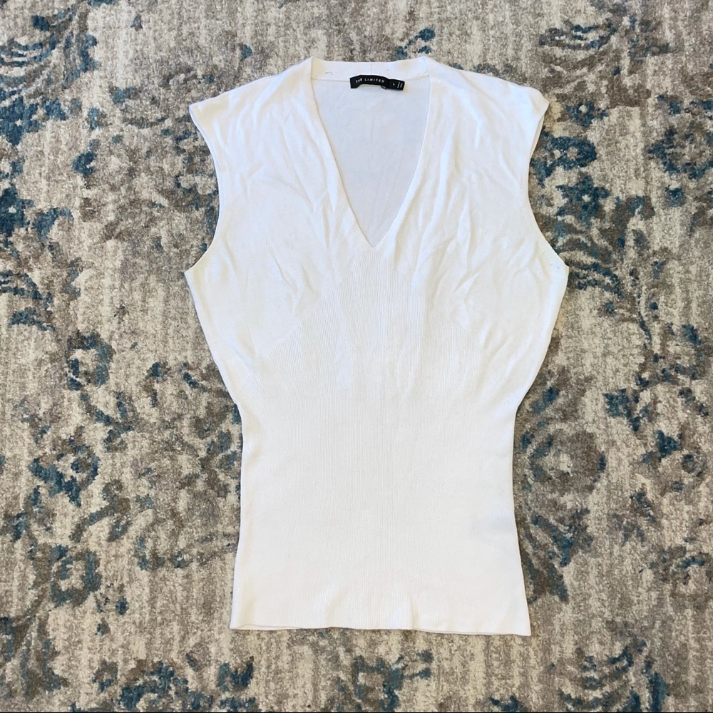White v-neck pullover vest